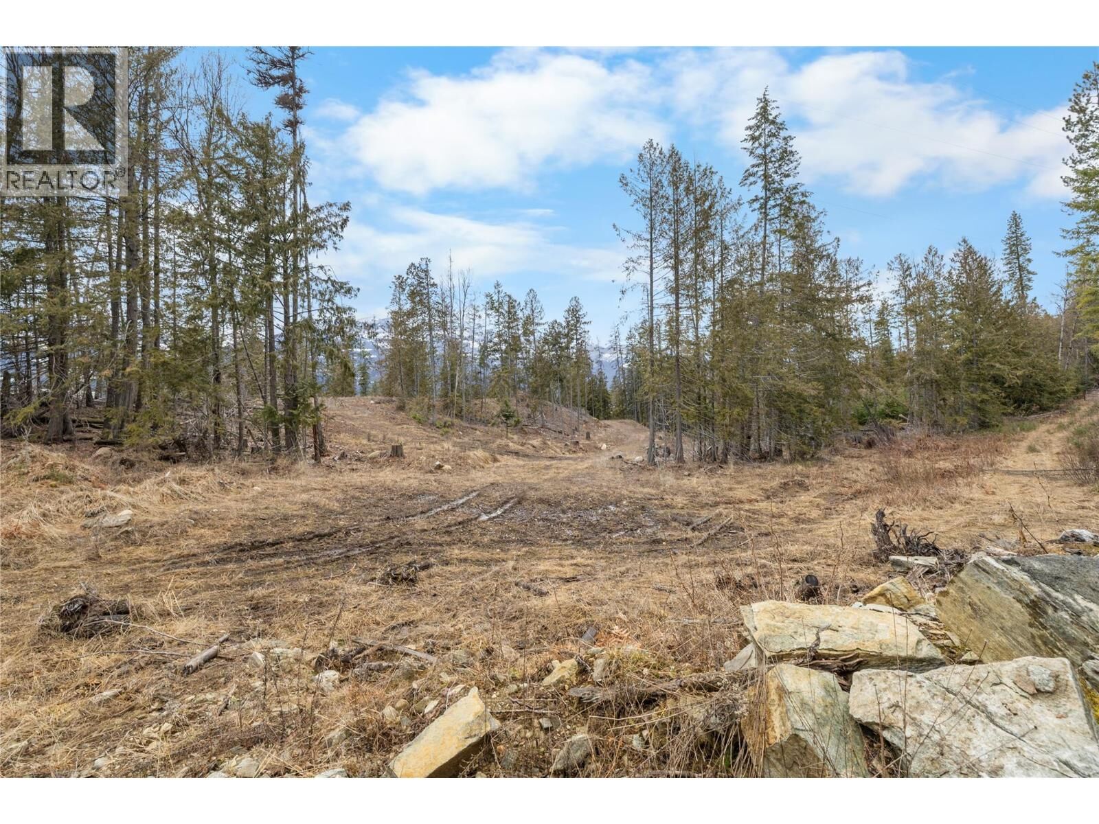 Photo de la propriété:  506 Riondel Road  BC V0B 2B0 