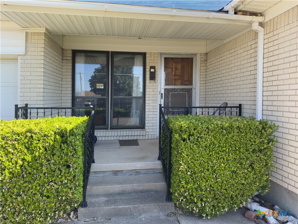 Property Photo: 3311 Lake Travis Avenue TX 76543