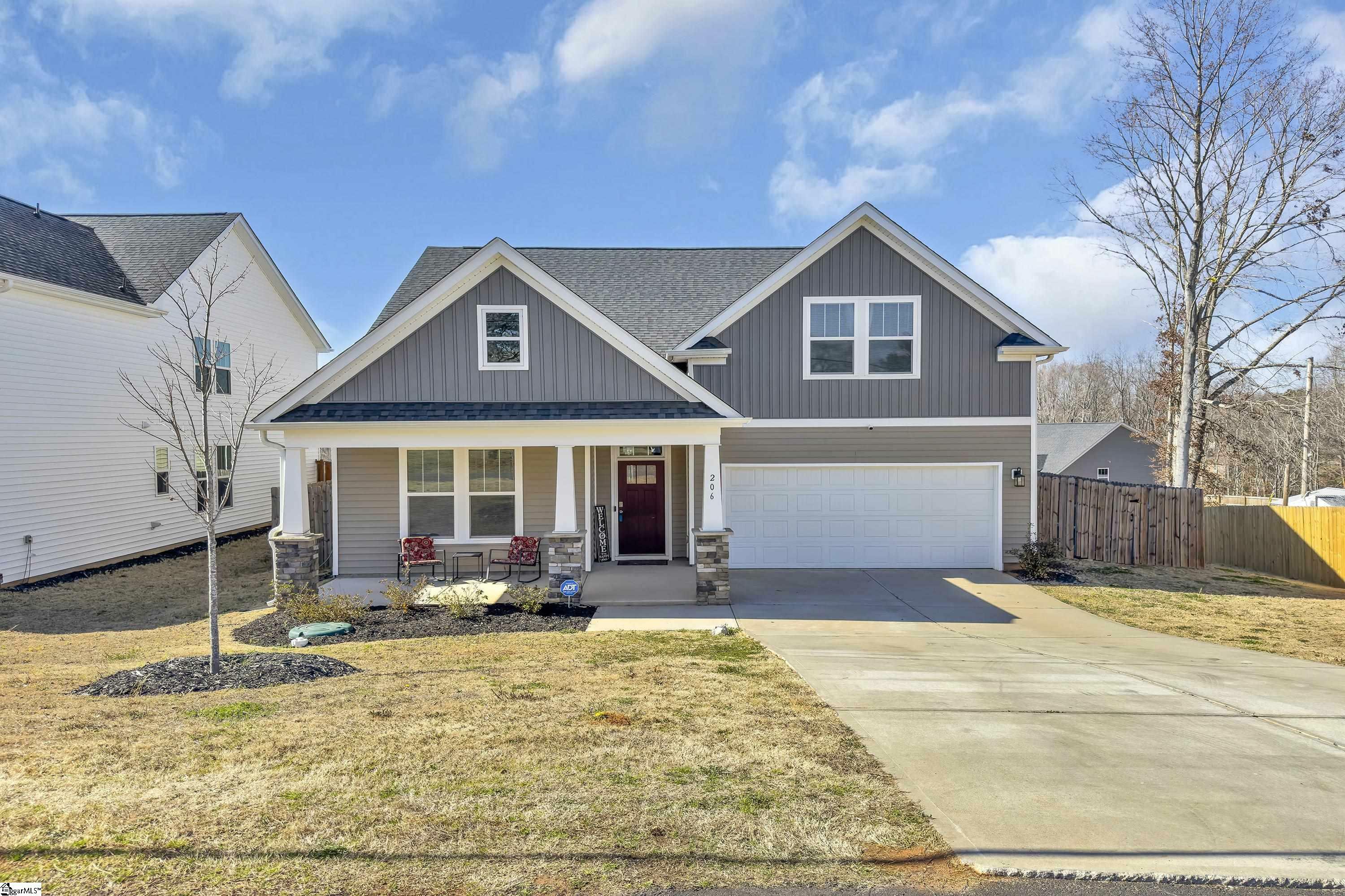 Property Photo: 206 Iris Drive SC 29642
