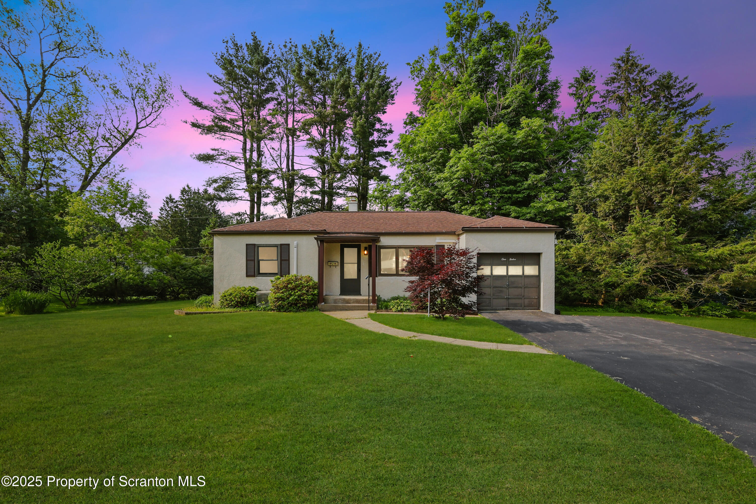 112 Park Drive  Waverly Twp PA 18411 photo
