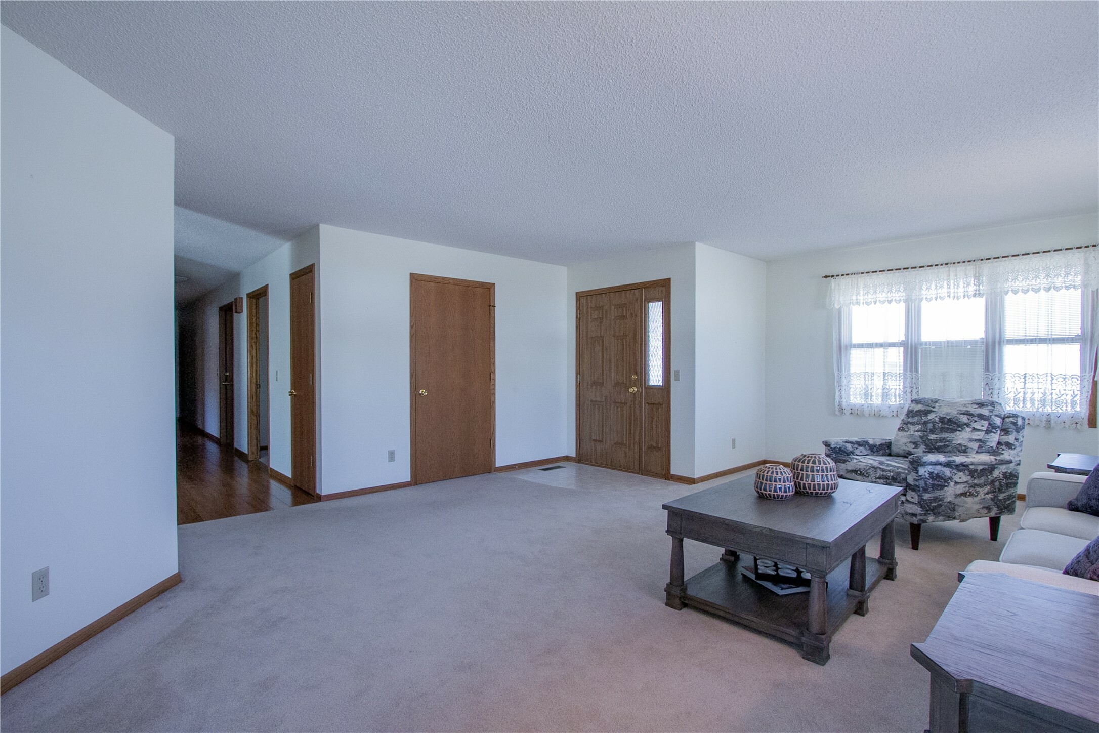 Property Photo: 416 E 15th Street IA 50219