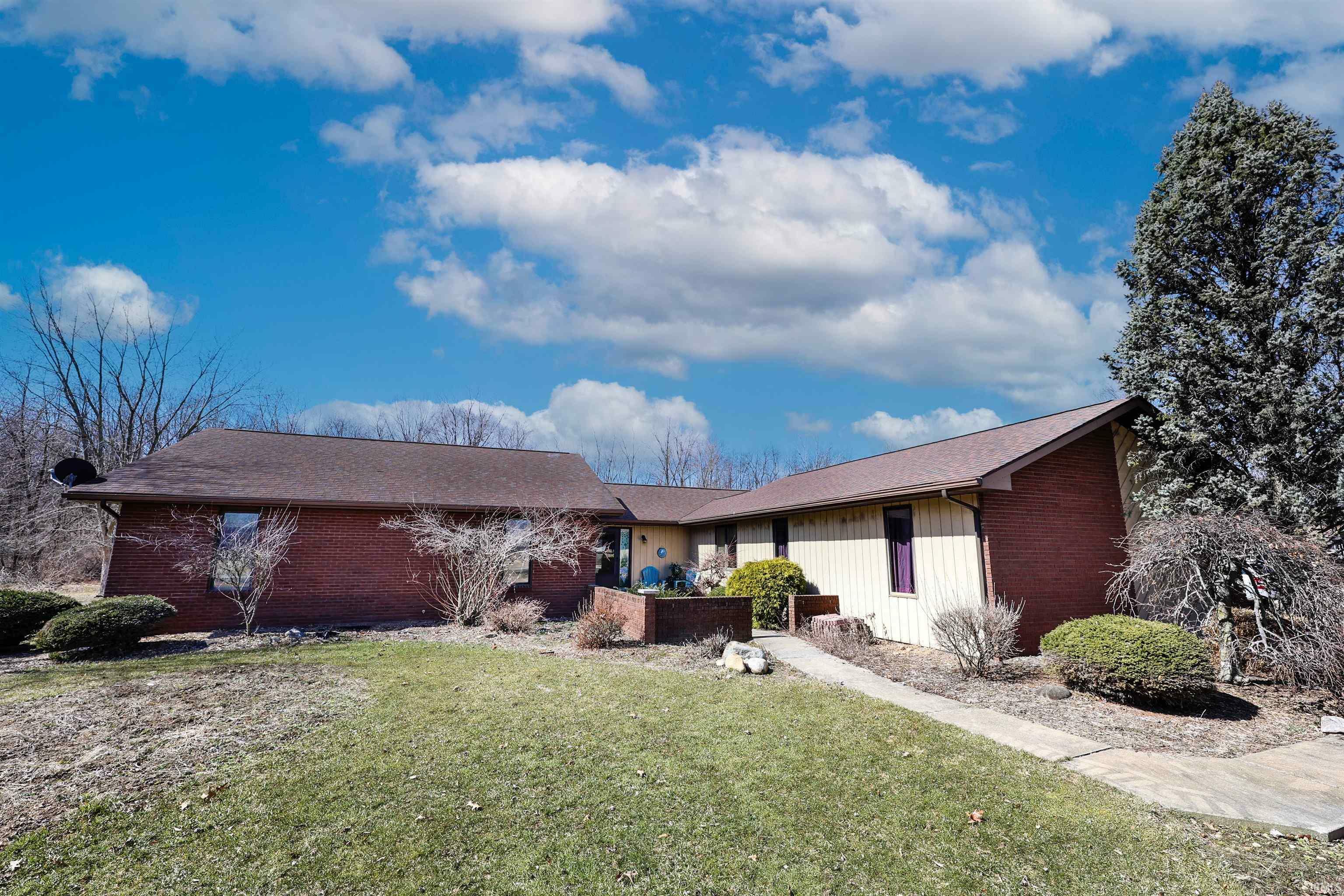 Property Photo: 2865 N 300 W IN 46703