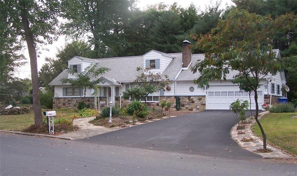 1050 Edward Avenue  South Whitehall Twp PA 18103 photo