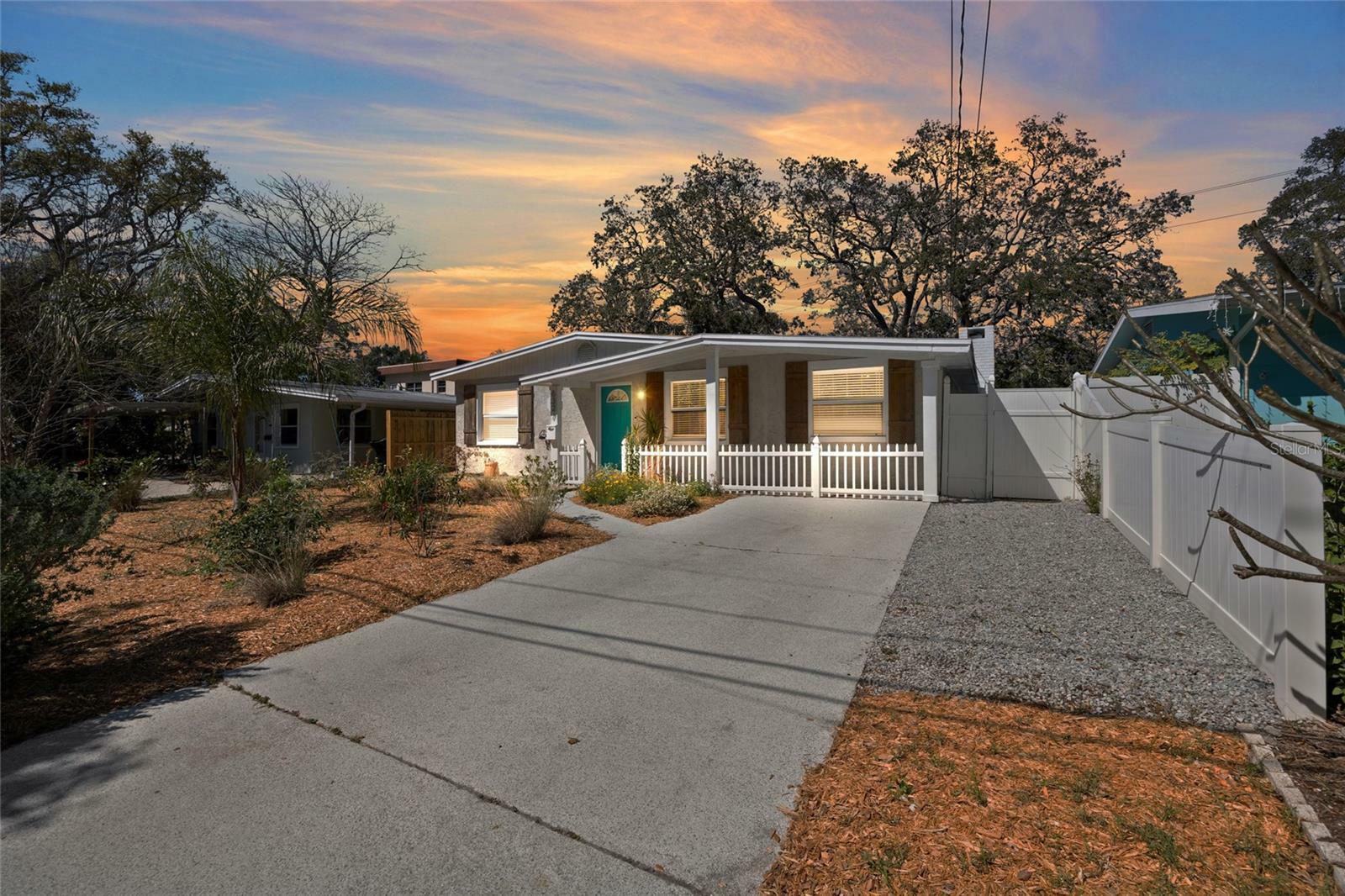 Property Photo: 6327 Emerson Avenue S FL 33707