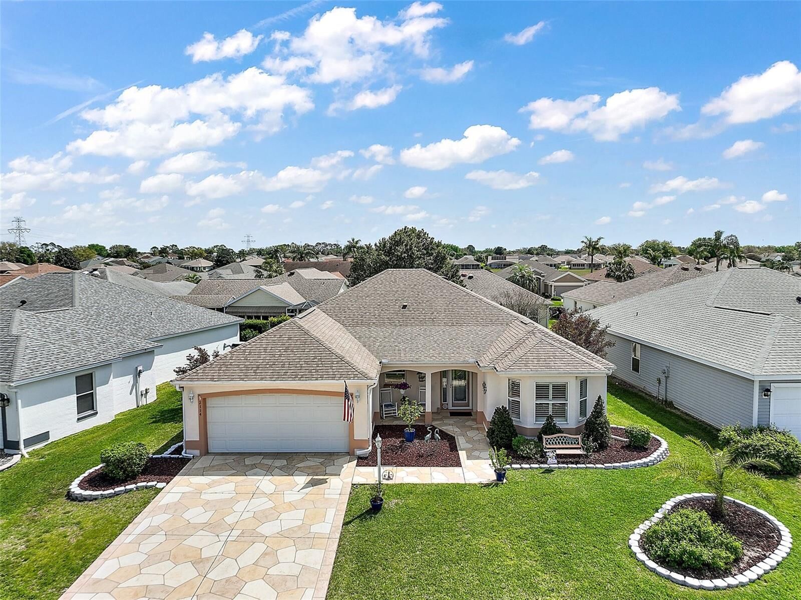 Property Photo: 2114 Gerardo Avenue FL 32159