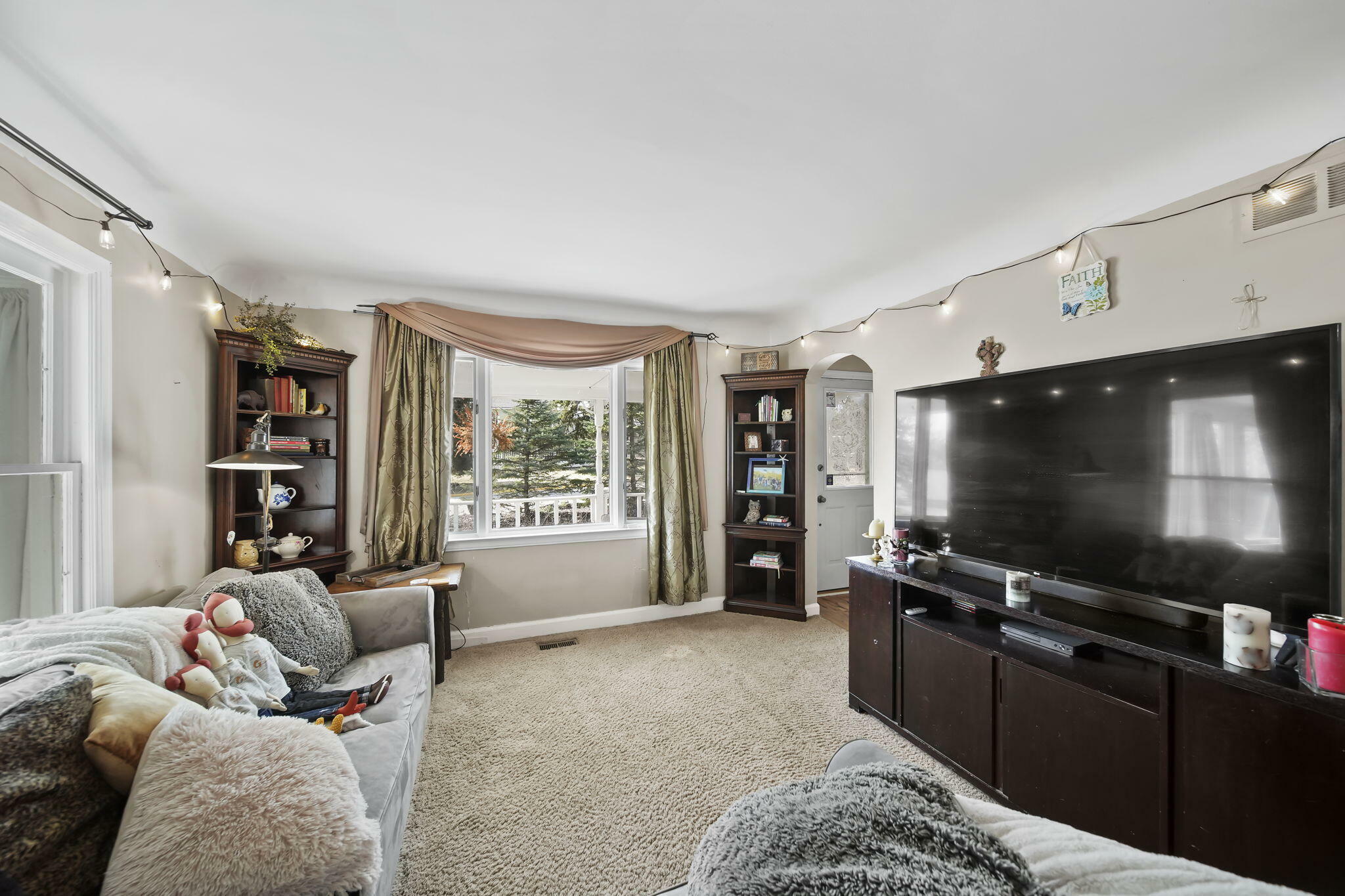 Property Photo: 123 Hibbard Street MI 48158