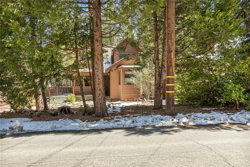 Property Photo: 275 Heliotrope Drive CA 92352