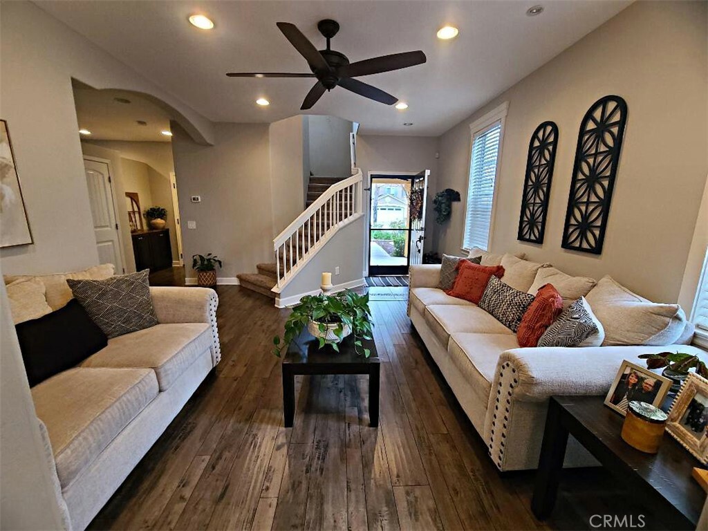 Property Photo:  31865 Via Tafalla  CA 92592 