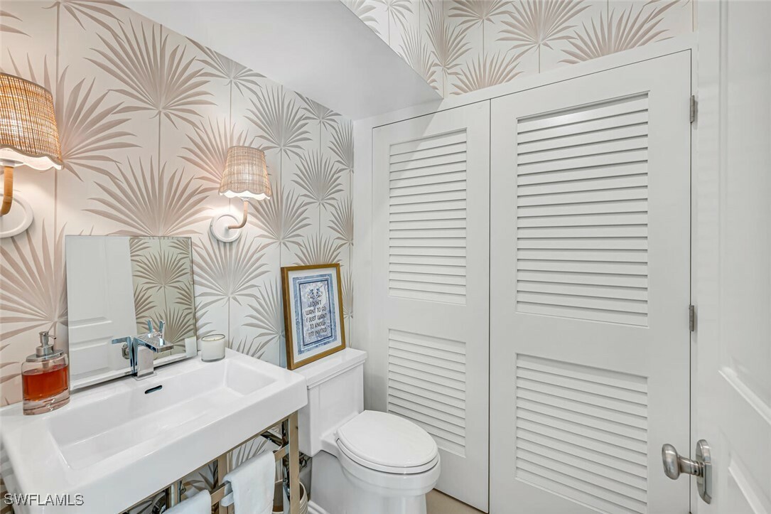 Property Photo: 962 5th Street S 5 FL 34102