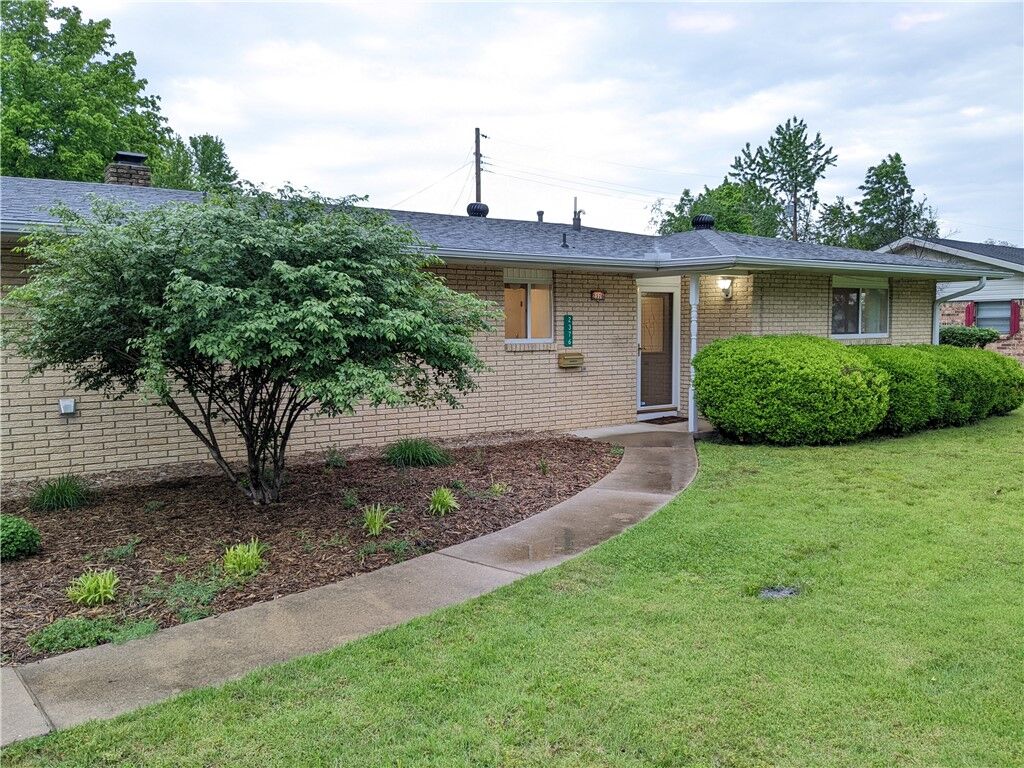 Property Photo:  2376 McRay Avenue  AR 72762 