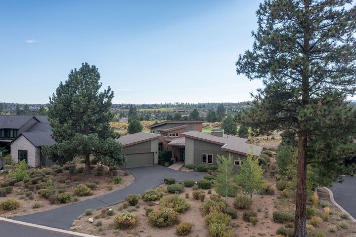 Property Photo: 61649 Hosmer Lake Drive Drive OR 97702