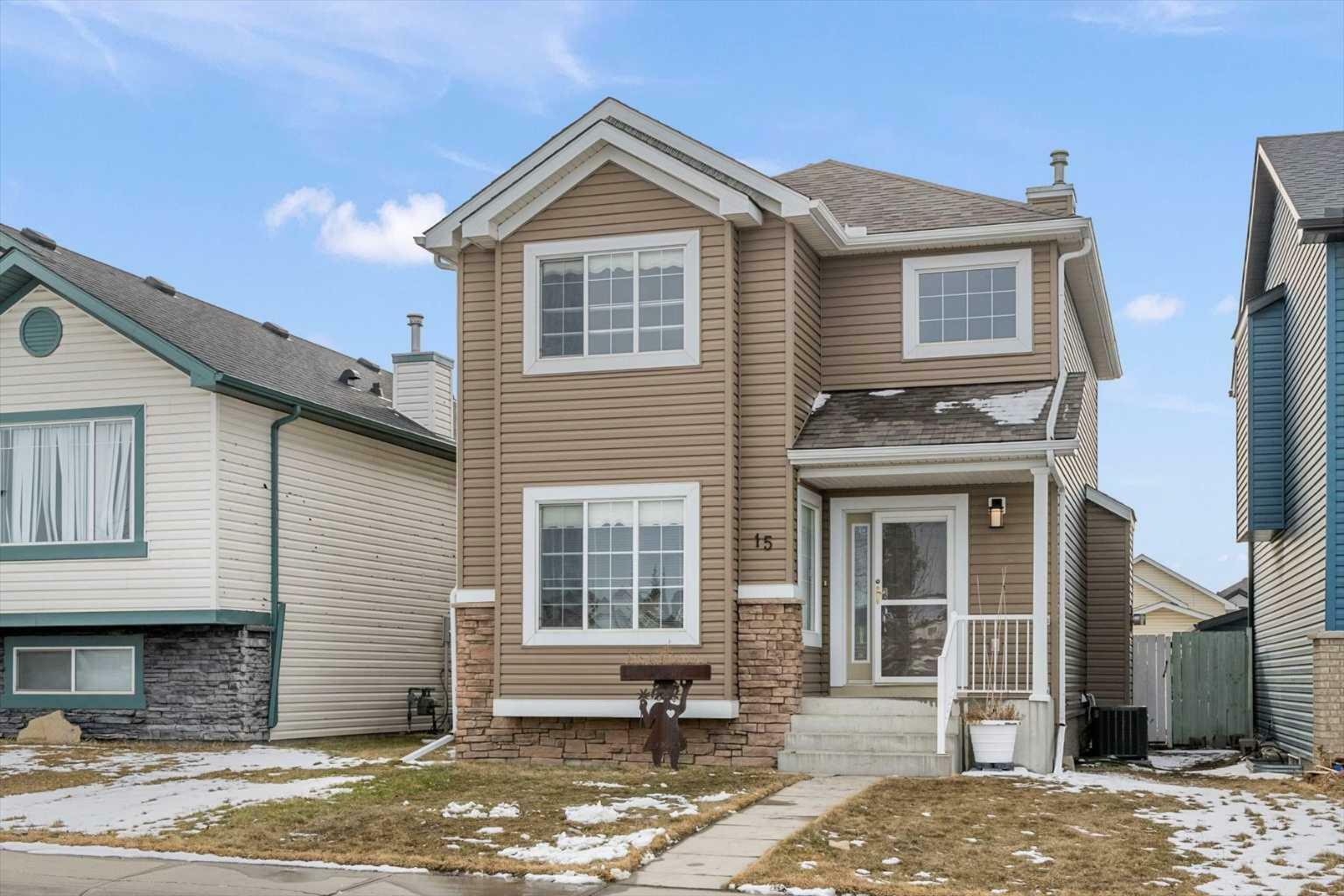 Property Photo: 15 Saddlemont Close NE AB T3J 4V3