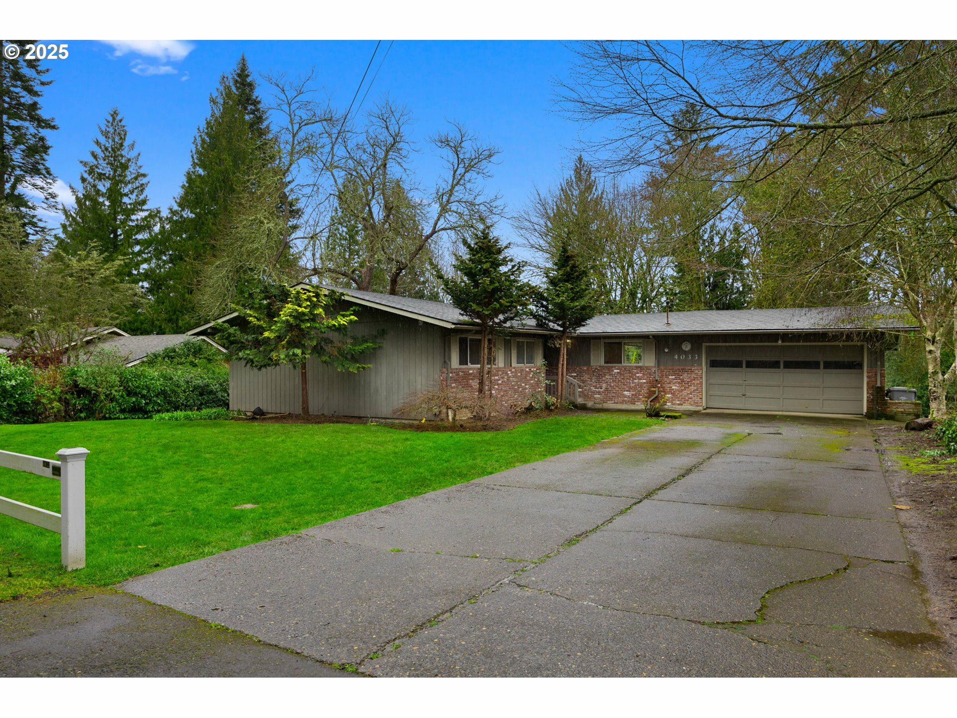 4033 Calaroga Cir  West Linn OR 97068 photo