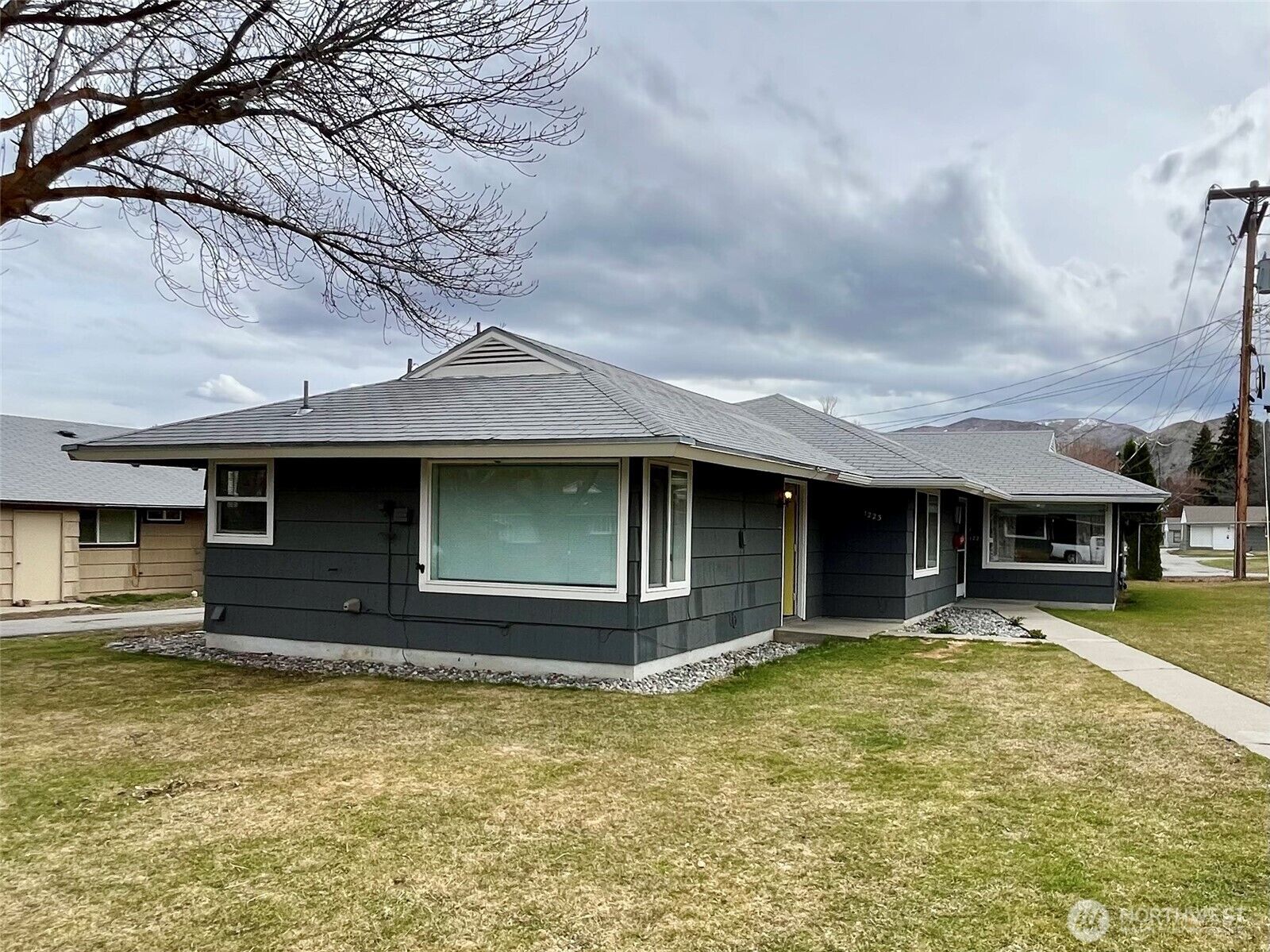 Property Photo: 1223 Montana St WA 98801