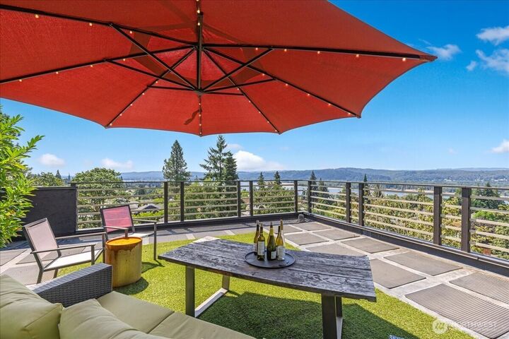 Property Photo: 599 N 5th WA 98625