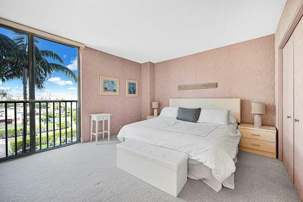 Property Photo: 19707 Turnberry Way 5D FL 33180