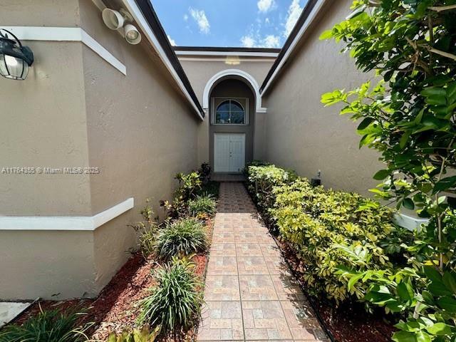 Property Photo:  495 Carrington Ln  FL 33326 