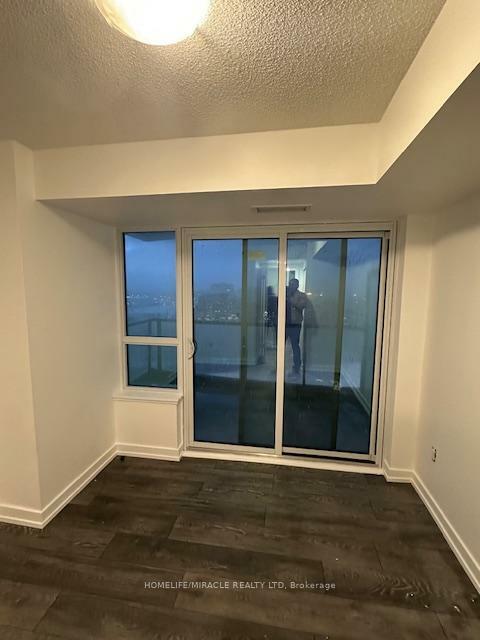 Property Photo: 1455 Celebration Drive 1608 ON L1W 1L8