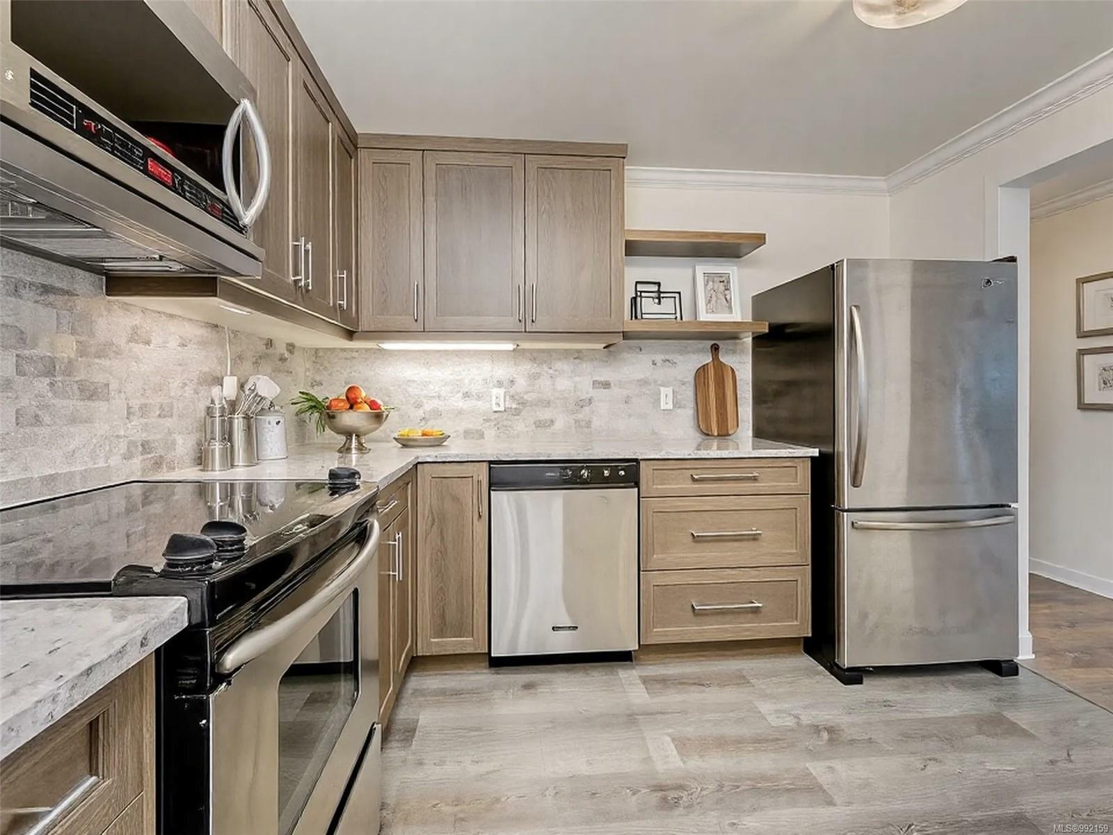 Photo de la propriété: 1560 Hillside Ave 212 BC V8T 1Y4