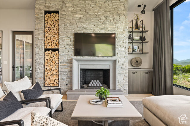 Property Photo: 11503 N Soaring Hawk Ln UT 84036