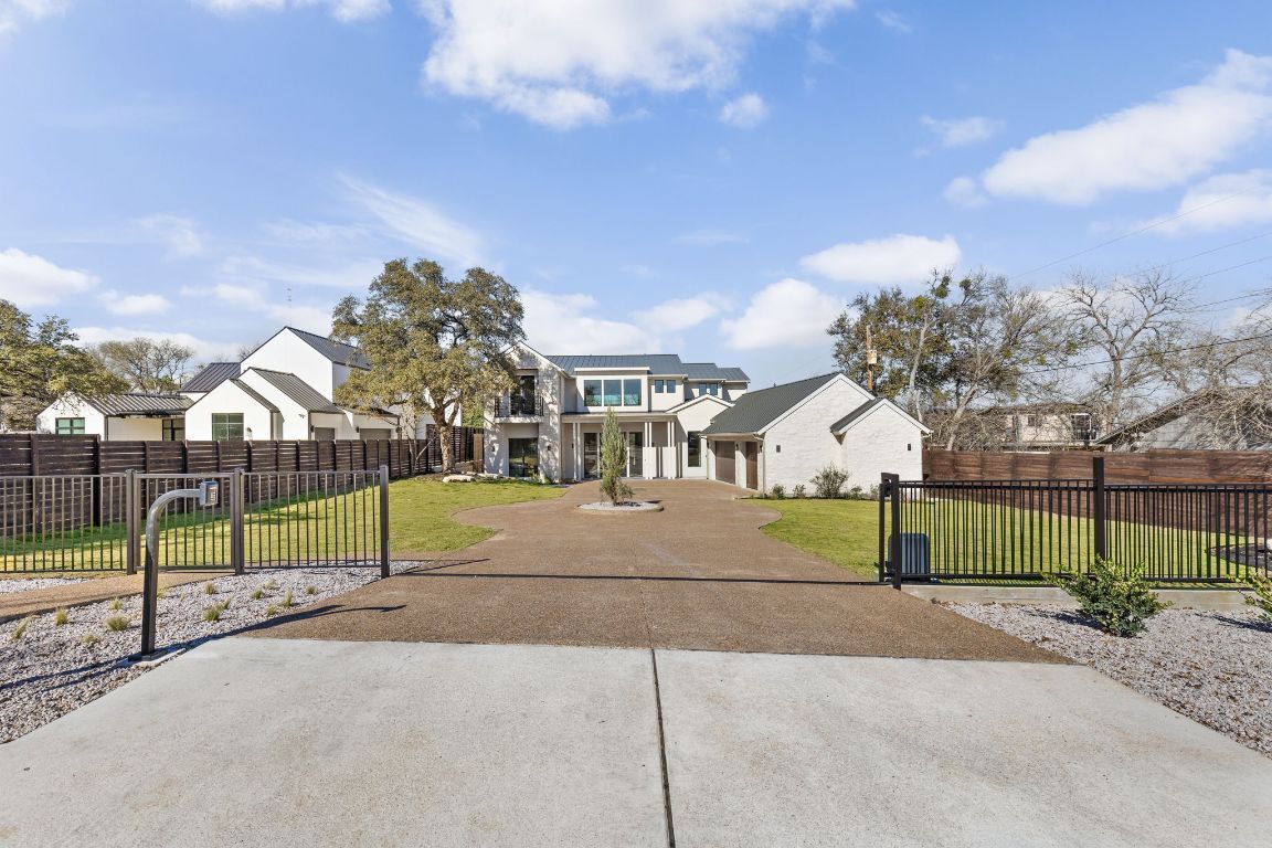 Property Photo: 6102 Forest Hills Drive TX 78746