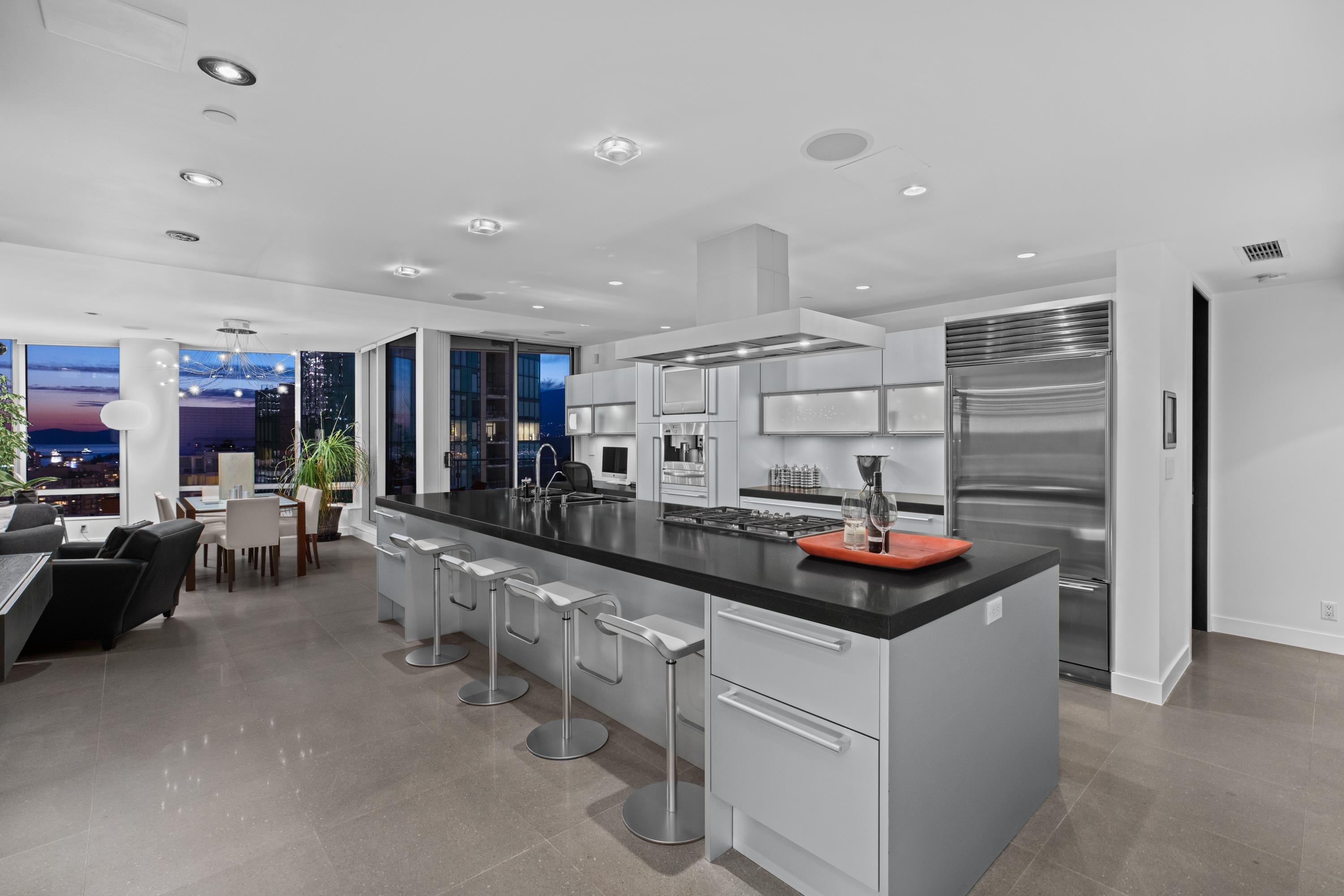 Property Photo: 1077 W Cordova Street 2903 BC V6C 2C6