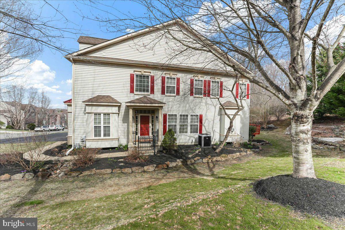 Property Photo: 3152 Woodsedge Drive PA 19060