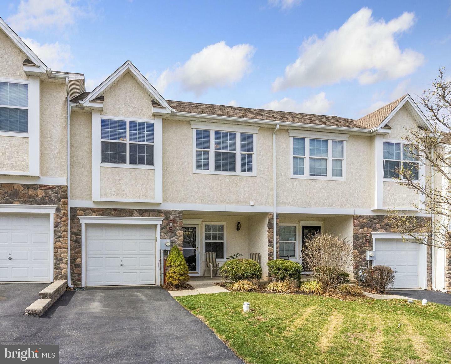 Property Photo: 2749 Shelburne Road 242W PA 19335