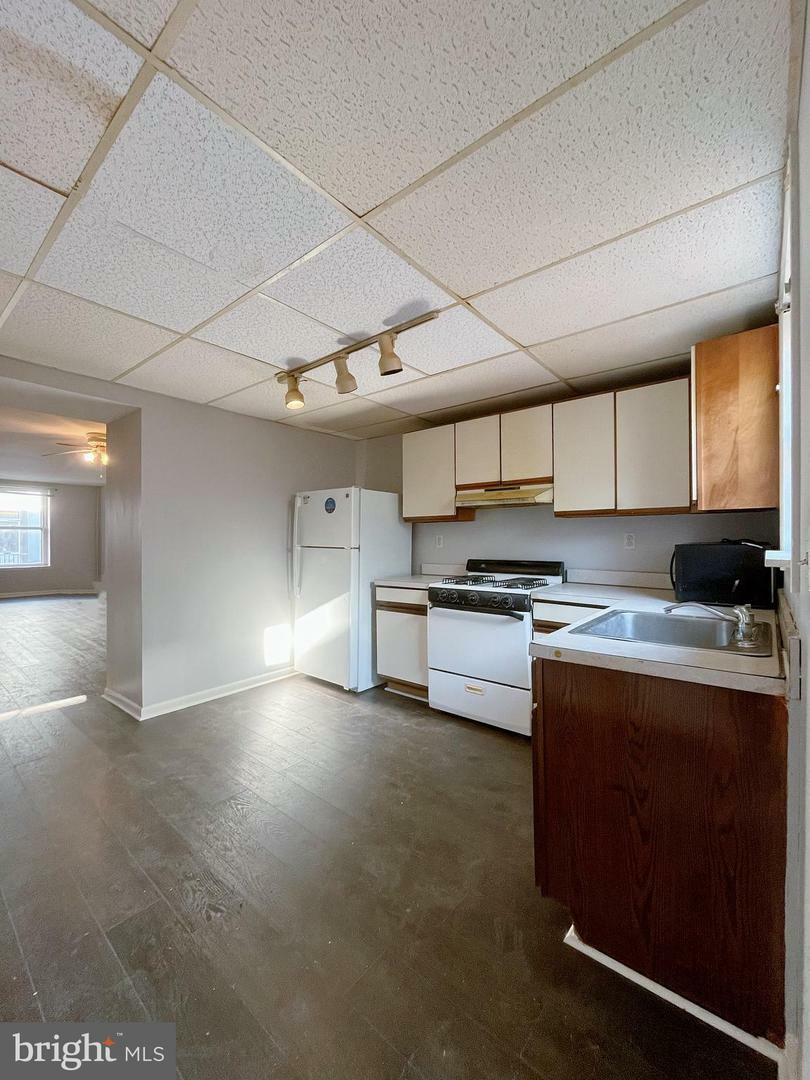 Property Photo: 422 Durfor Street PA 19148