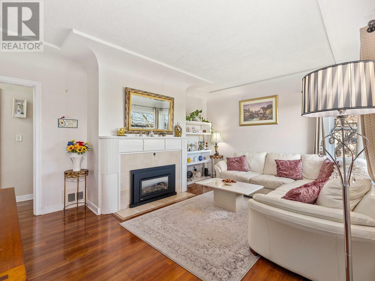 Photo de la propriété: 1701 Nanaimo Street BC V3M 2G7