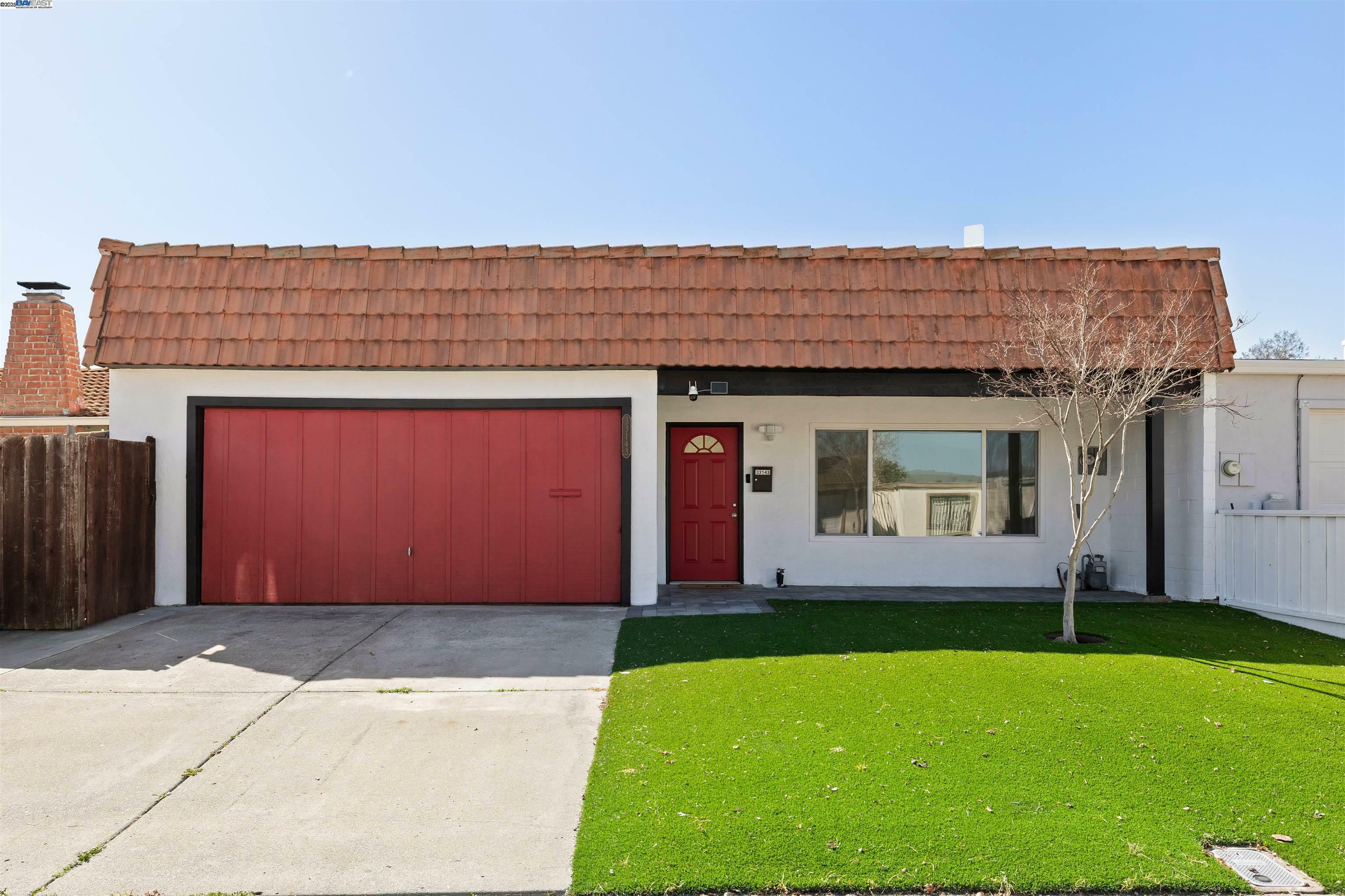 33143 Lake Garrison  Fremont CA 94555 photo