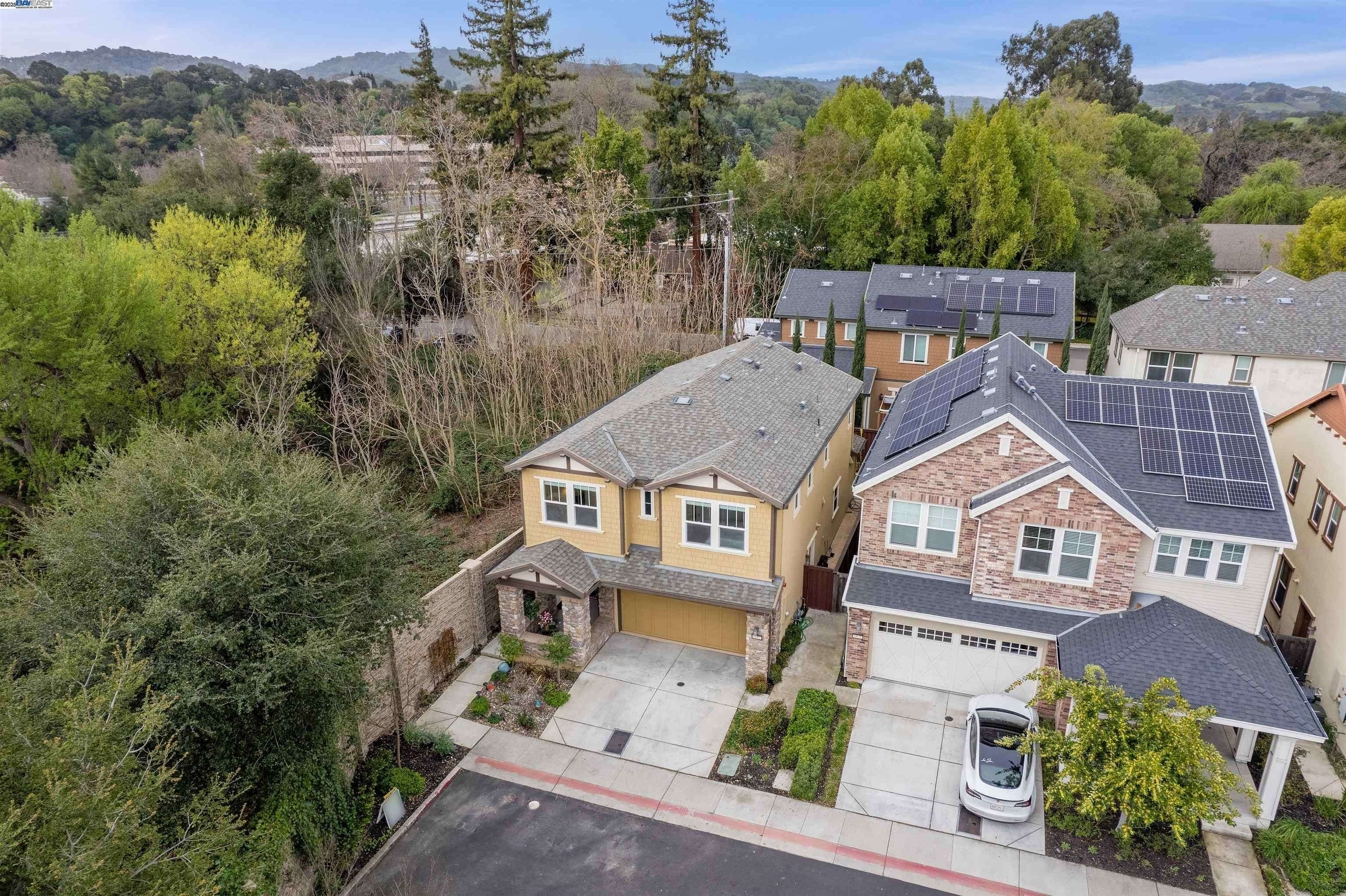 Property Photo: 6862 Baird St CA 94568