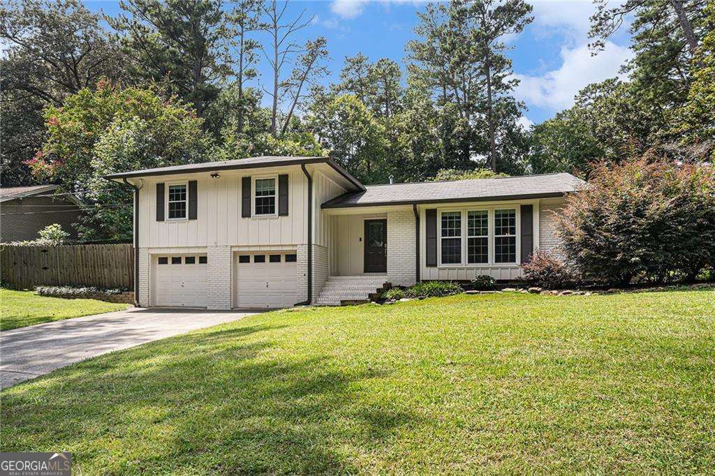 Property Photo: 5498 Stoneybrook Court SE GA 30126