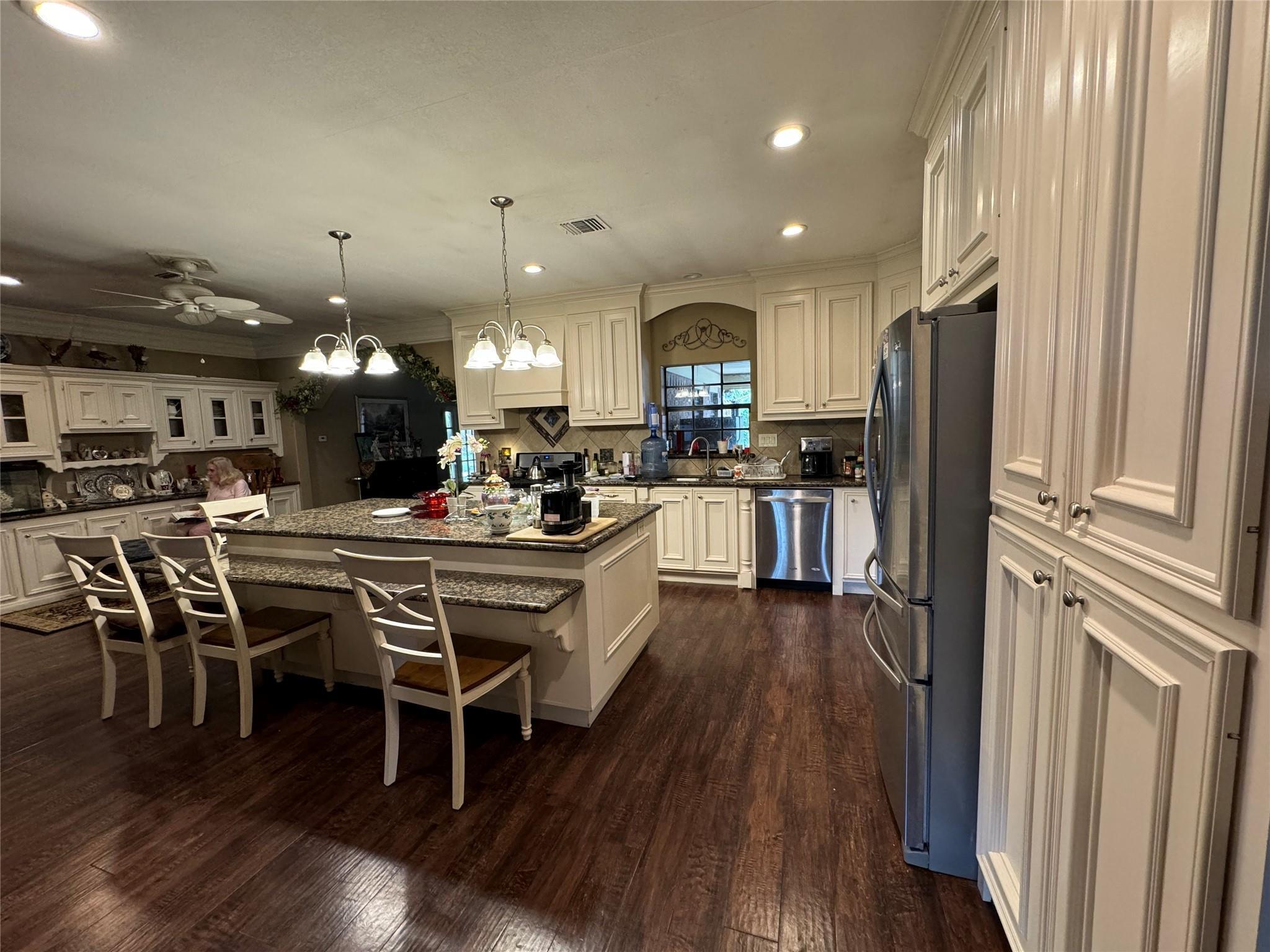 Property Photo: 7824 Pecan Forest Lane TX 77521
