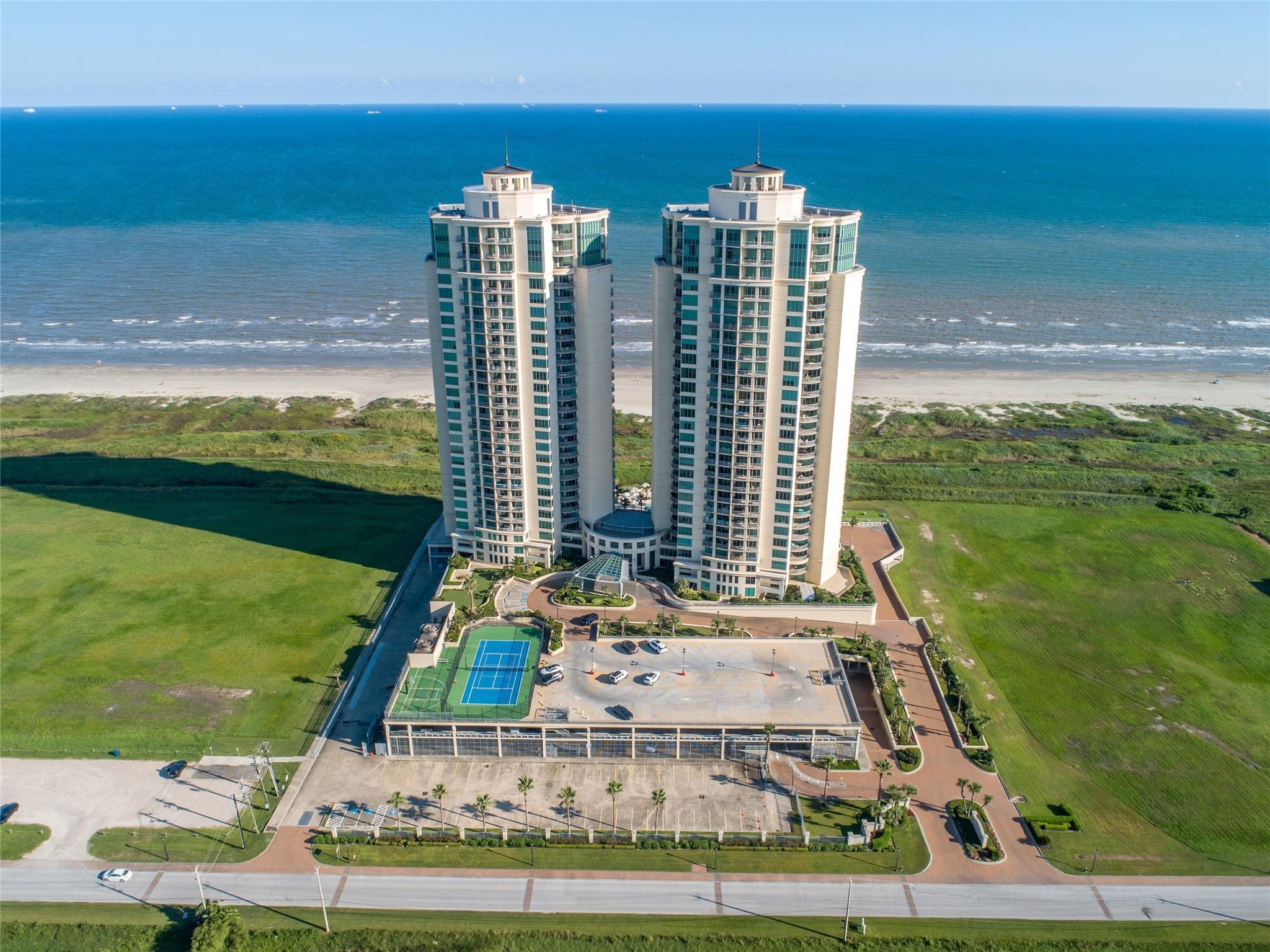 Property Photo: 801 E Beach Drive Tw1004 TX 77550