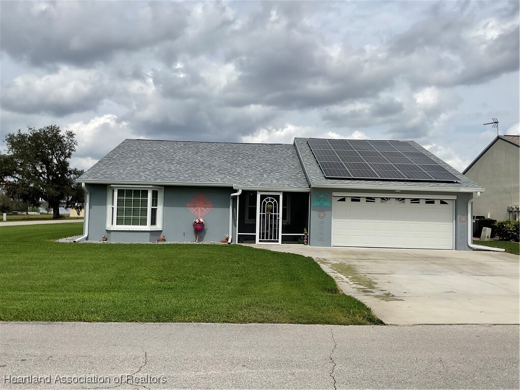Property Photo: 360 Grove Circle FL 33825