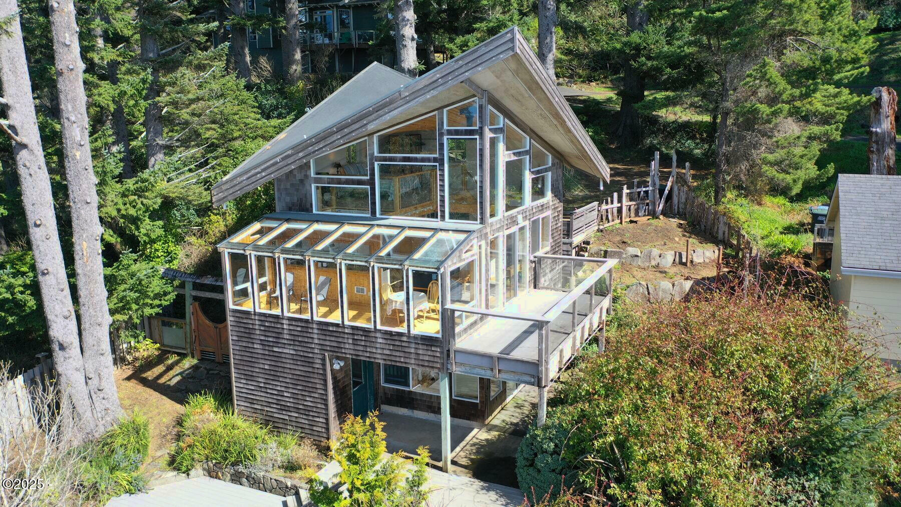 Property Photo: 455 King Street OR 97498