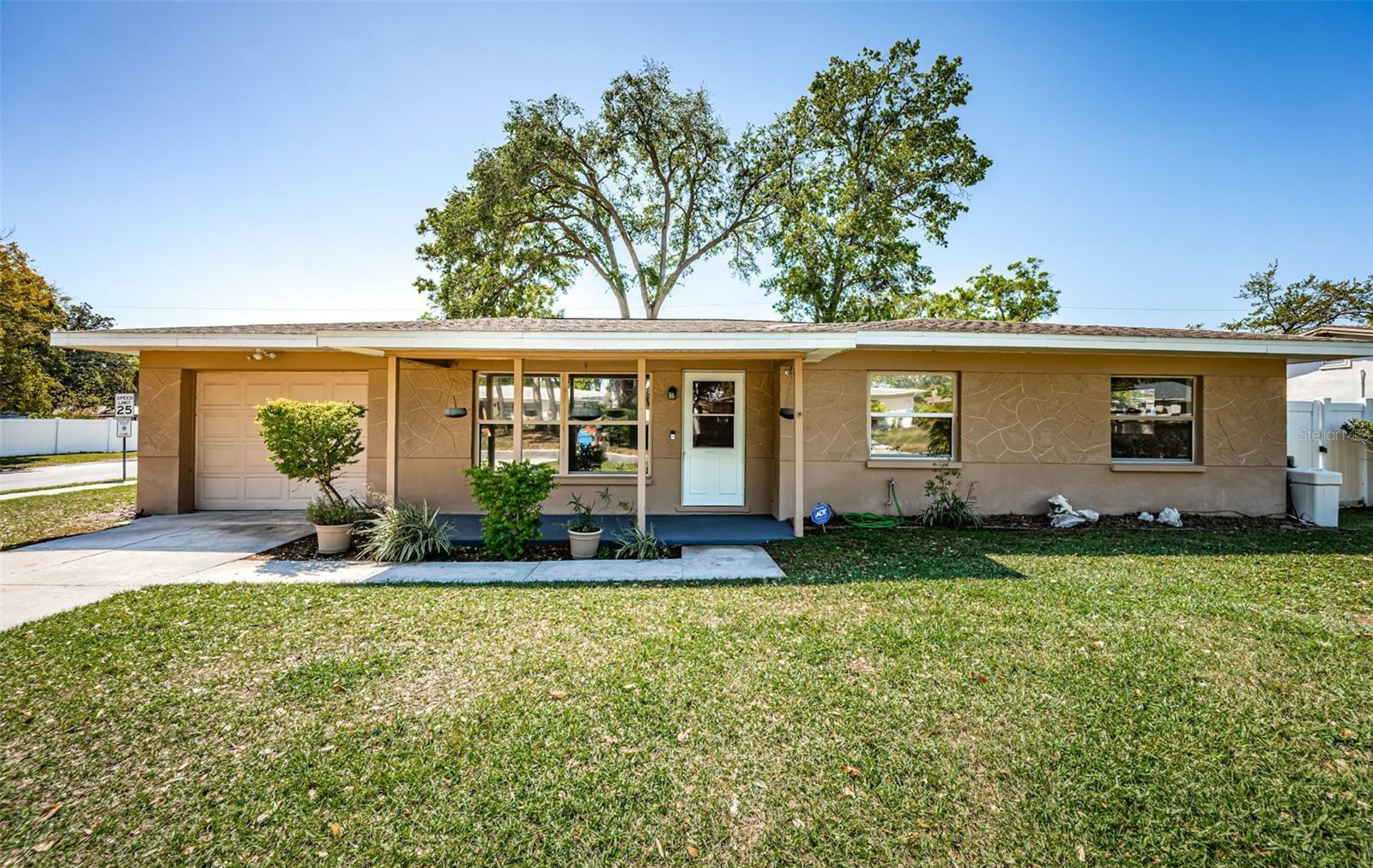 Property Photo:  2707 Morningside Drive  FL 33759 