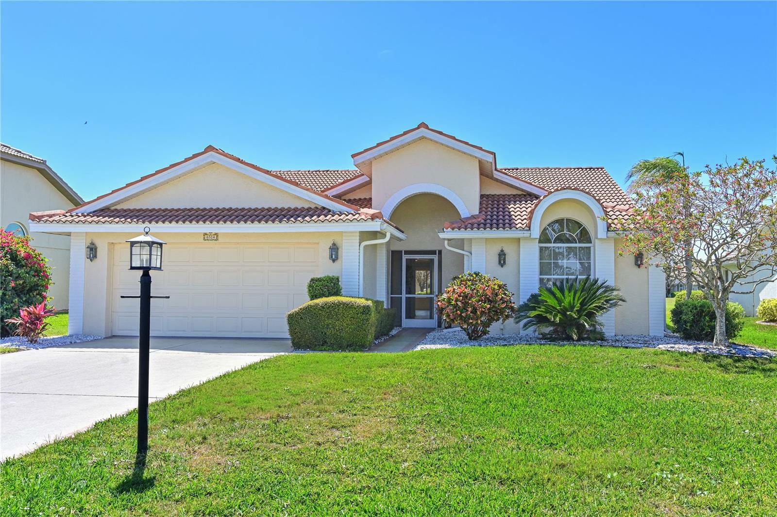 Property Photo: 6514 Stone River Road FL 34203