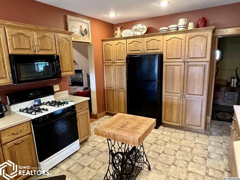Property Photo: 804 425th Street IA 50446