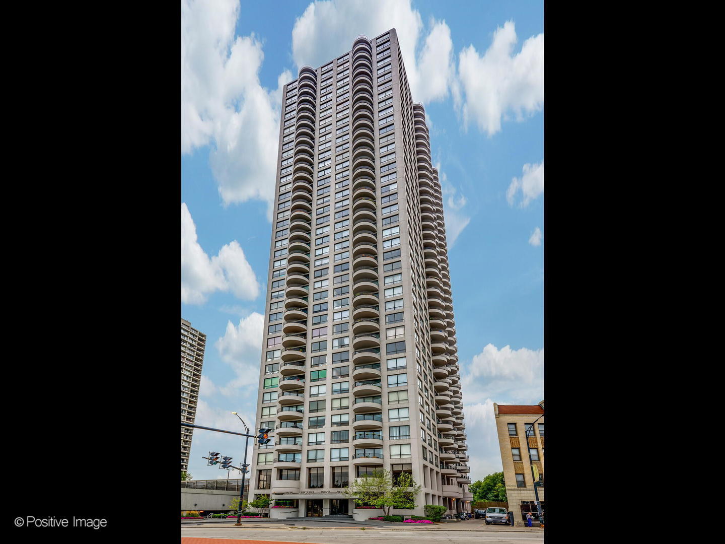 Property Photo: 2020 N Lincoln Park West 8F IL 60614