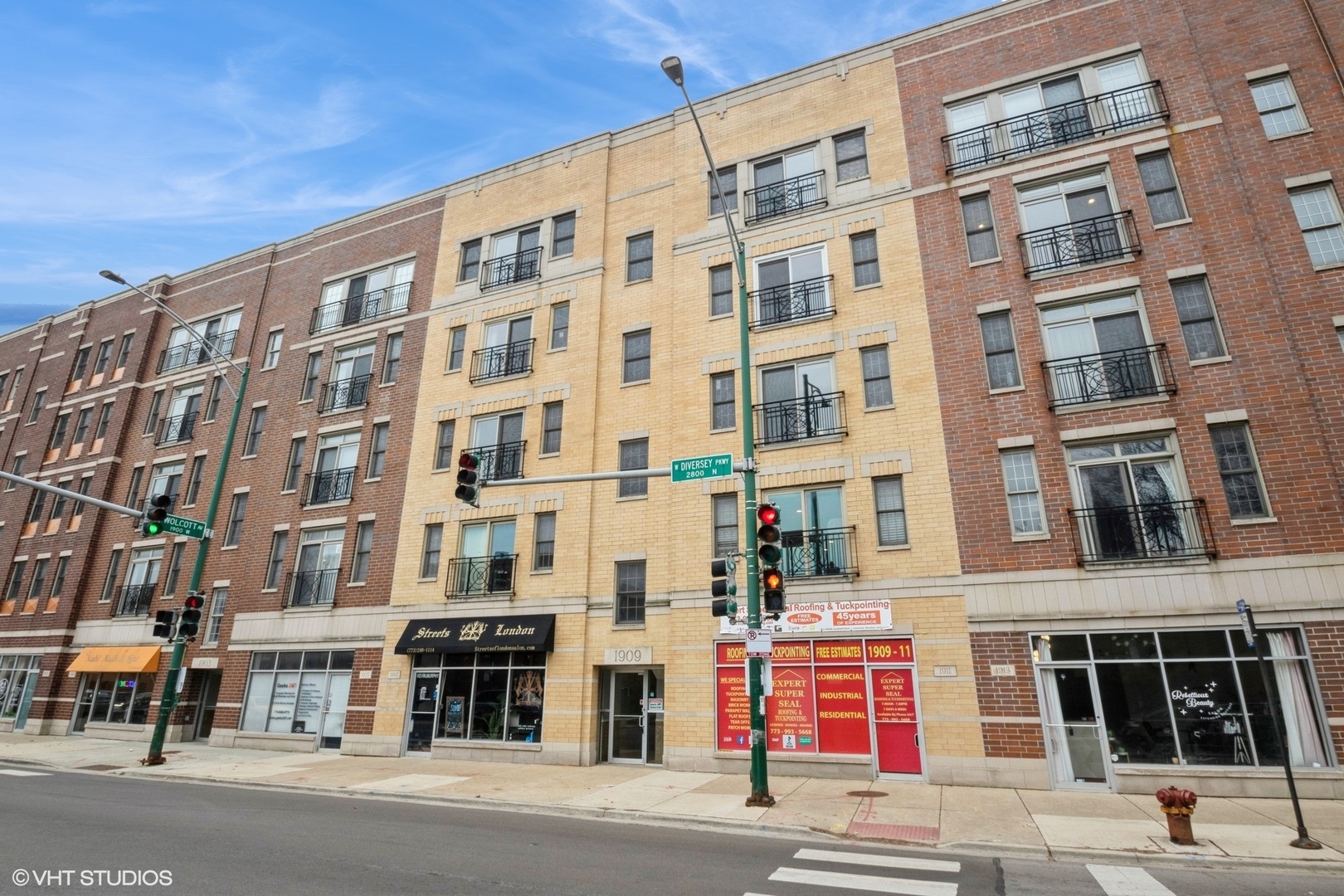 1909 W Diversey Parkway 301  Chicago IL 60614 photo