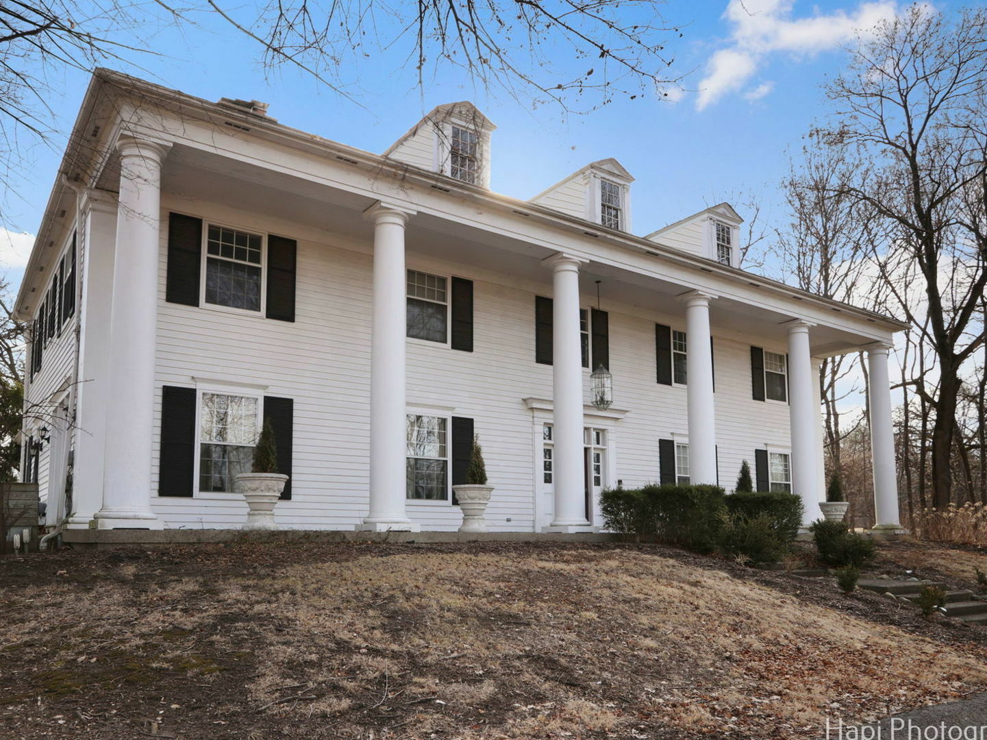 Property Photo: 23 W County Line Road IL 60010