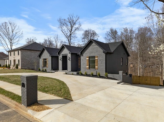Property Photo: 2549 Everwood Ct TN 37043