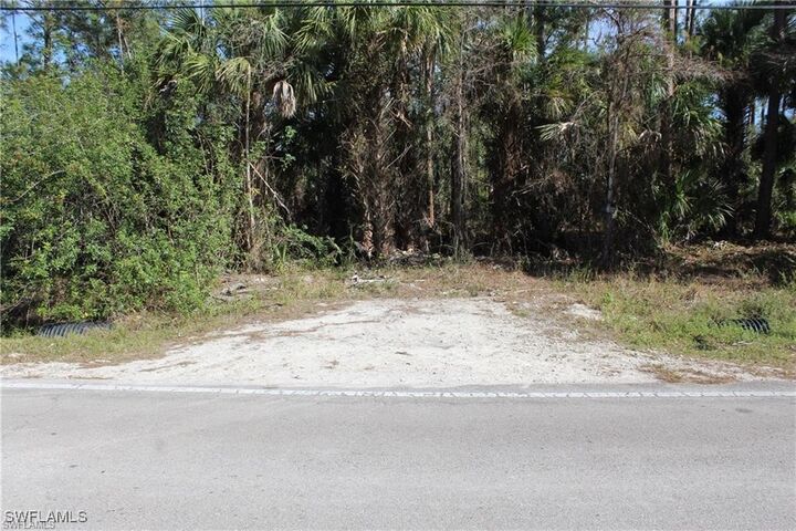 Property Photo:  86 9th Street SW  FL 34117 