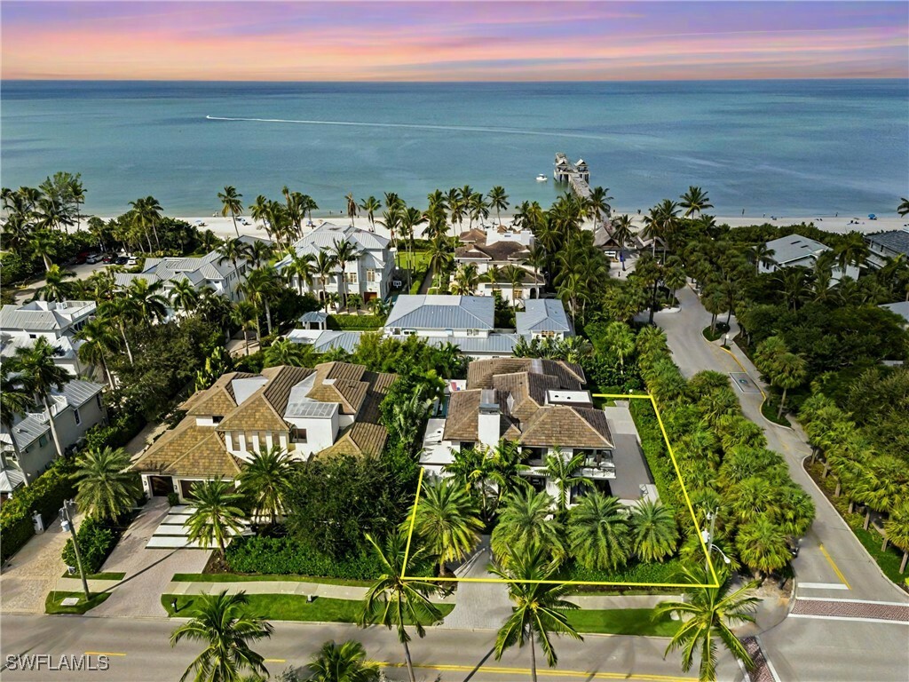 Property Photo: 1230 Gulf Shore Boulevard S FL 34102