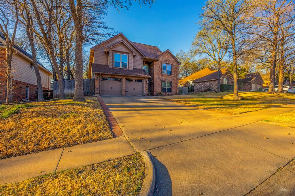 Property Photo: 1805 Rolling Ridge Drive TX 76051