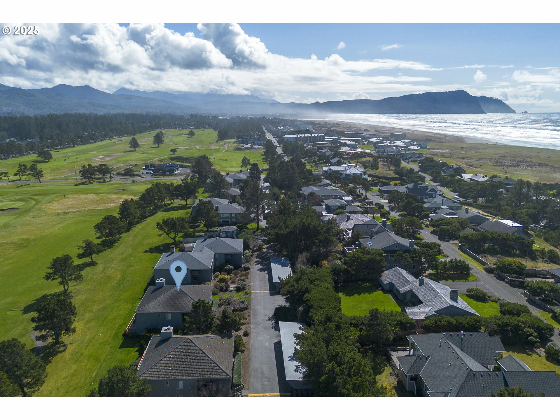 Property Photo:  1987 Gearhart Green Dr 702  OR 97138 