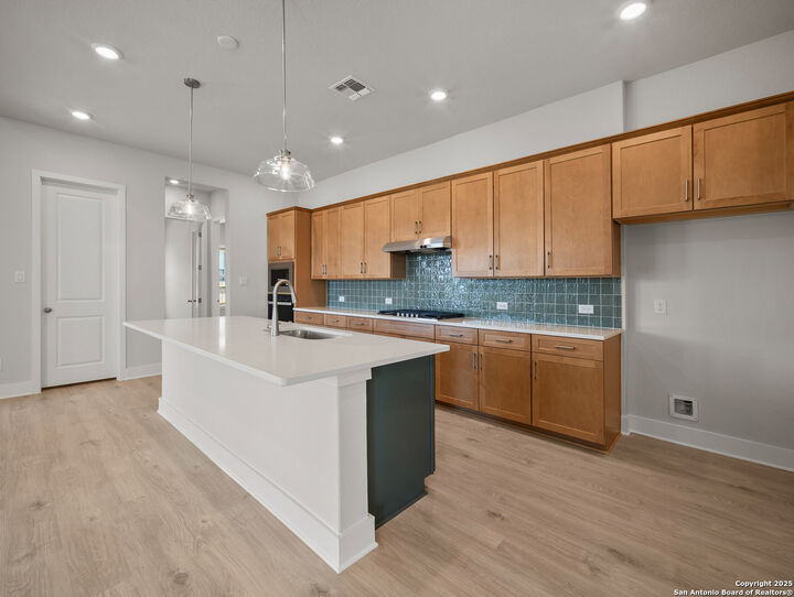 Property Photo: 105 Allin Oaks TX 78148