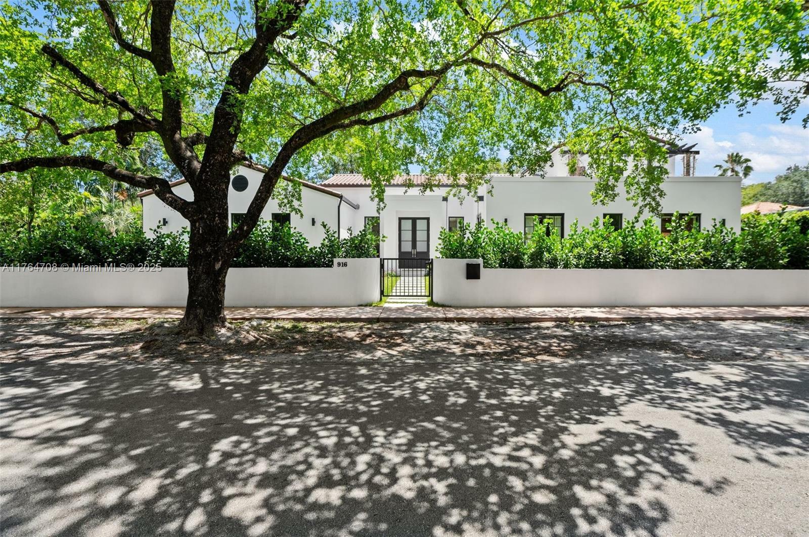 916 Milan Ave  Coral Gables FL 33134 photo
